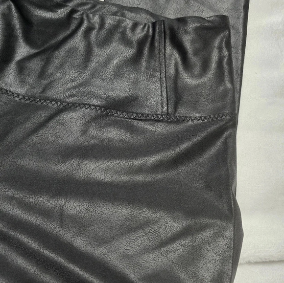 NWOT Maison d' Amélie Paris Coated Black Leggings, Faux Leather Effect, Medium. - Picture 5 of 7